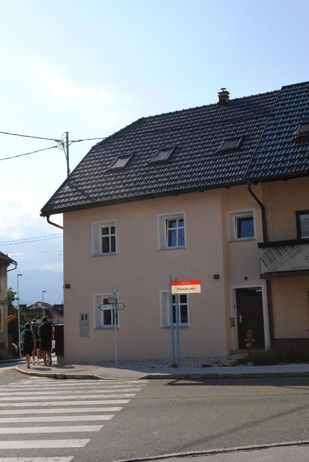 Corner House Apartments Near Lake Bled Радовлица Екстериор снимка