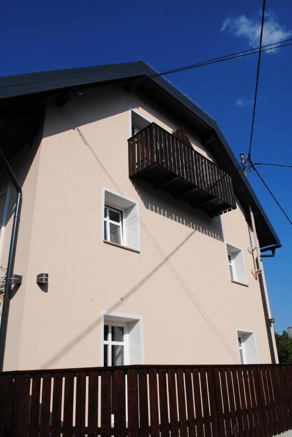 Corner House Apartments Near Lake Bled Радовлица Екстериор снимка