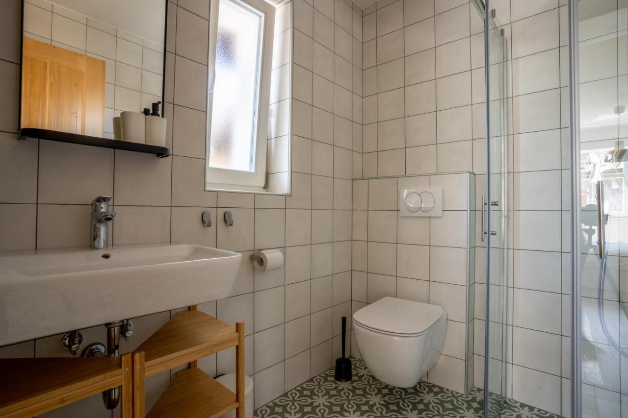 Corner House Apartments Near Lake Bled Радовлица Екстериор снимка