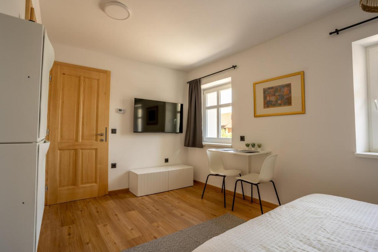 Corner House Apartments Near Lake Bled Радовлица Екстериор снимка