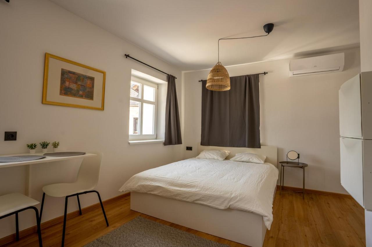Corner House Apartments Near Lake Bled Радовлица Екстериор снимка