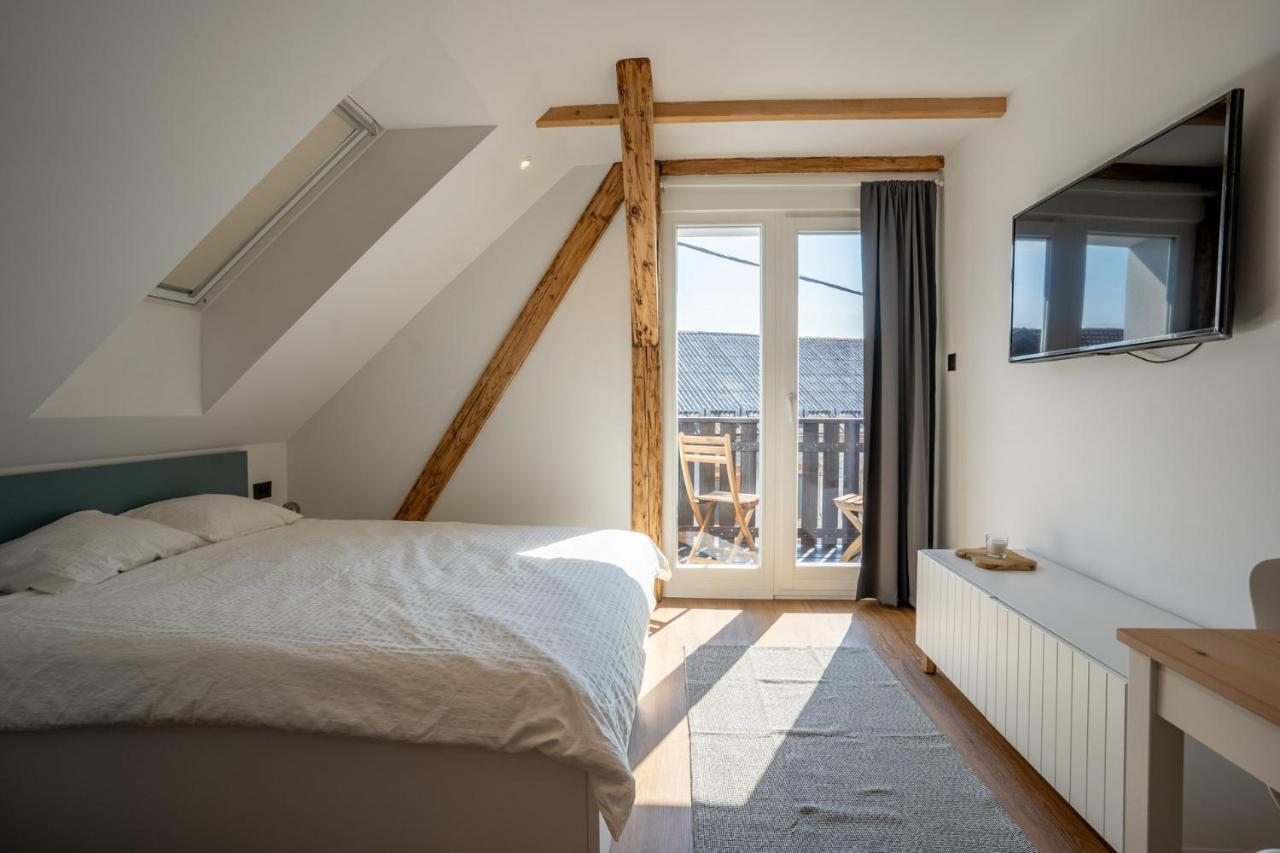 Corner House Apartments Near Lake Bled Радовлица Екстериор снимка