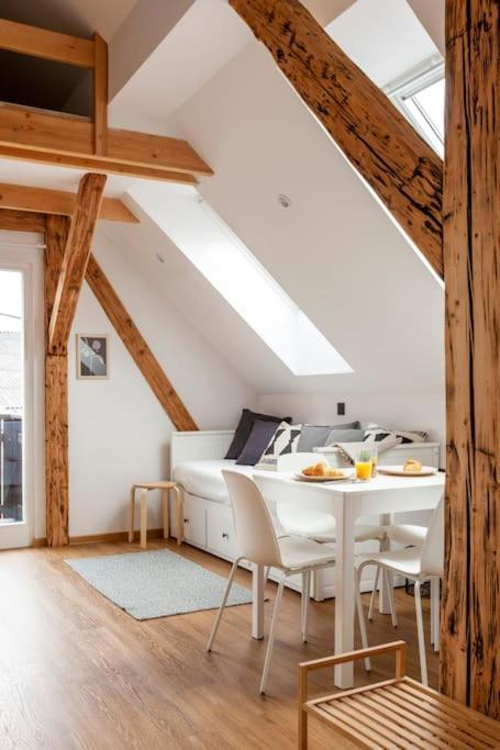 Corner House Apartments Near Lake Bled Радовлица Екстериор снимка