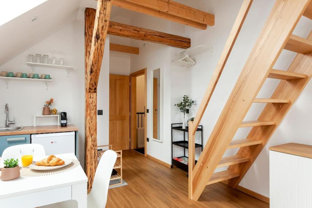 Corner House Apartments Near Lake Bled Радовлица Екстериор снимка