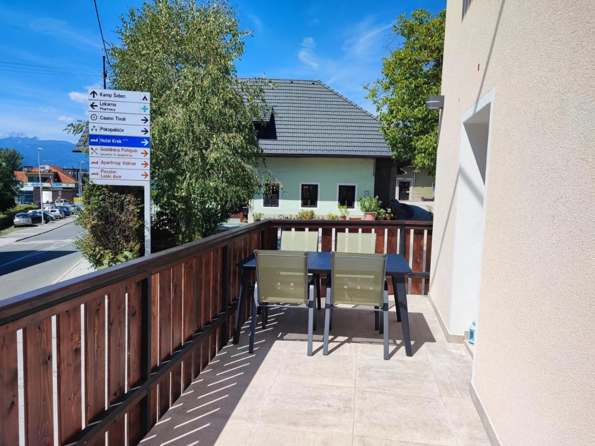 Corner House Apartments Near Lake Bled Радовлица Екстериор снимка