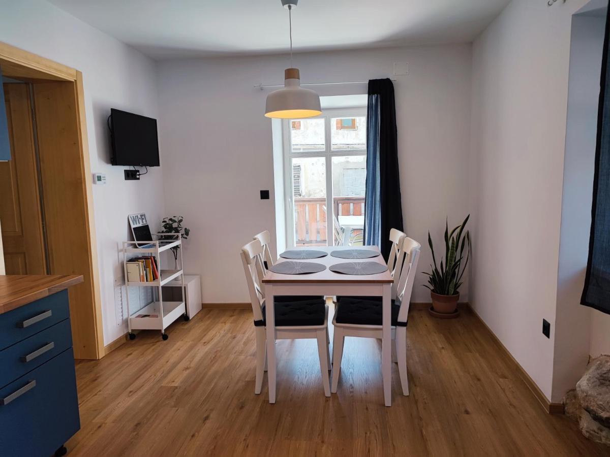 Corner House Apartments Near Lake Bled Радовлица Екстериор снимка