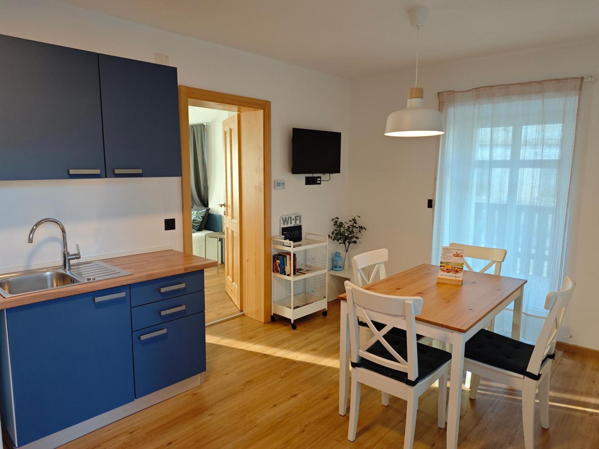Corner House Apartments Near Lake Bled Радовлица Екстериор снимка